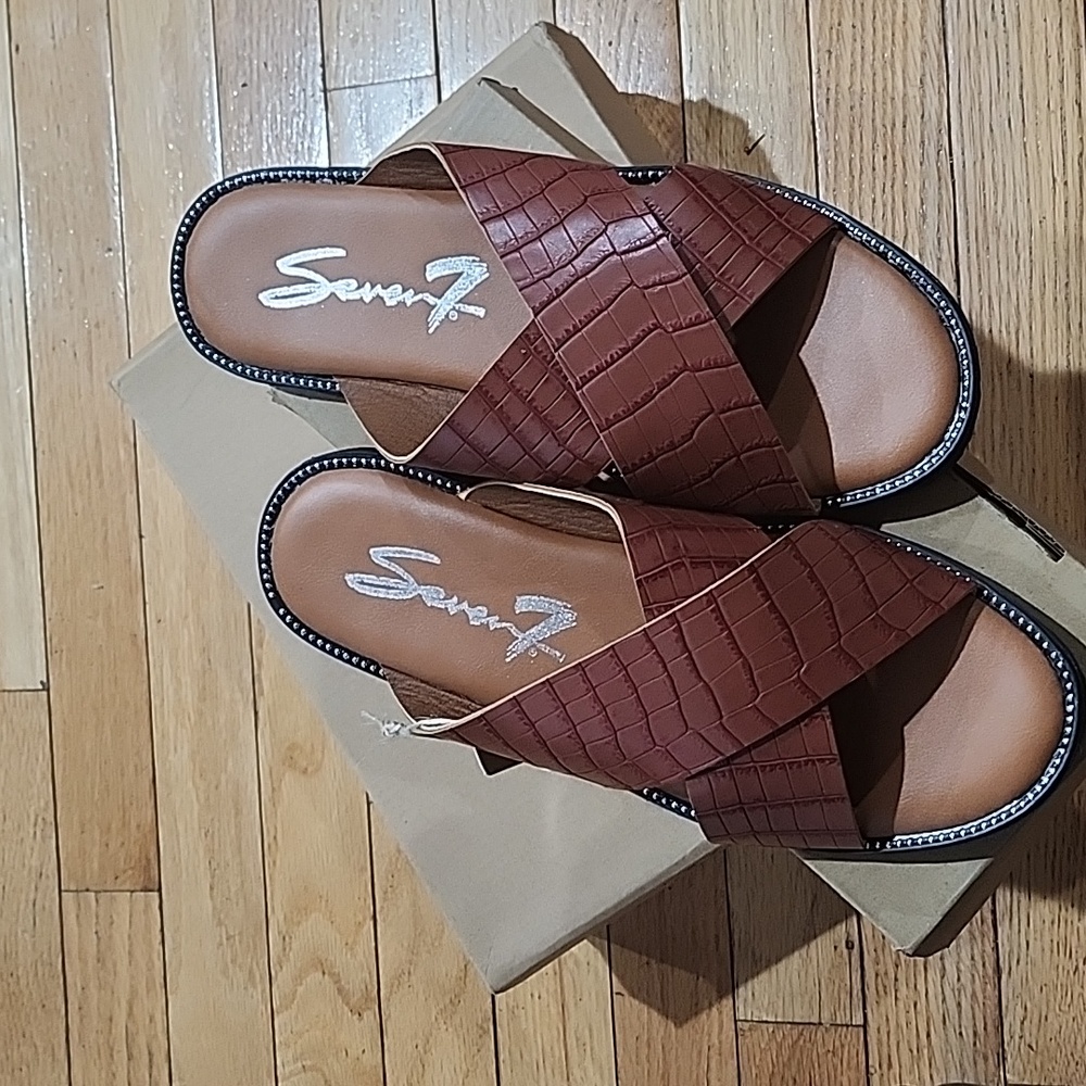 Mens size 11 slip on slide sandal crock print luggage brown